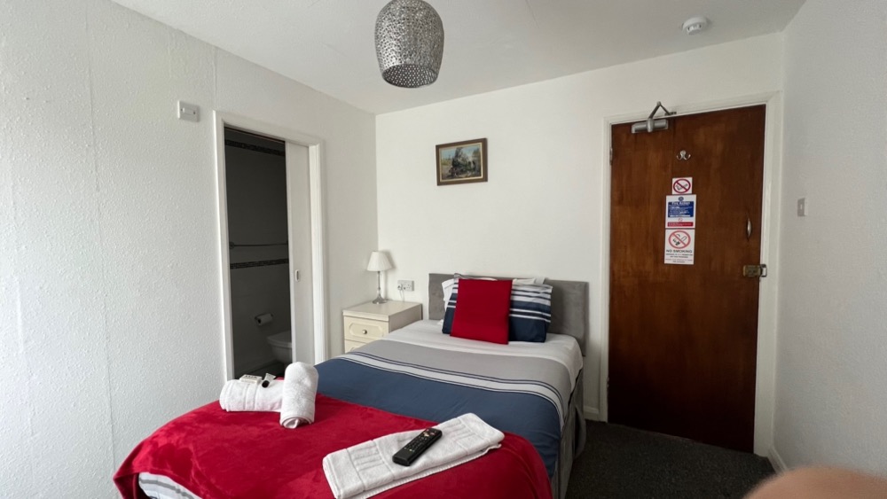 Room 10 Large Single Bed